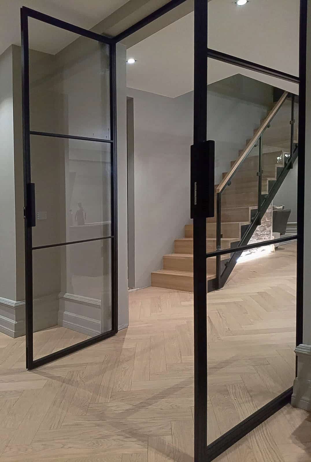 Lofttür zweiflügelig, Tür aus Glas mit Stahl schwarz, große Glas-Tür für Haus, Treppe, Diele, elegante Tür für großen Flur